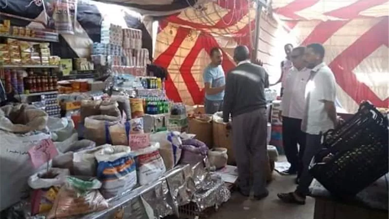 إقبال كثيف من المواطنين بمعارض 