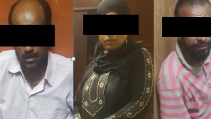 اعترافات مثيرة لربة منزل وزوجها قتلا جارهما الشاب .. انتقمنا لشرف ابنتنا