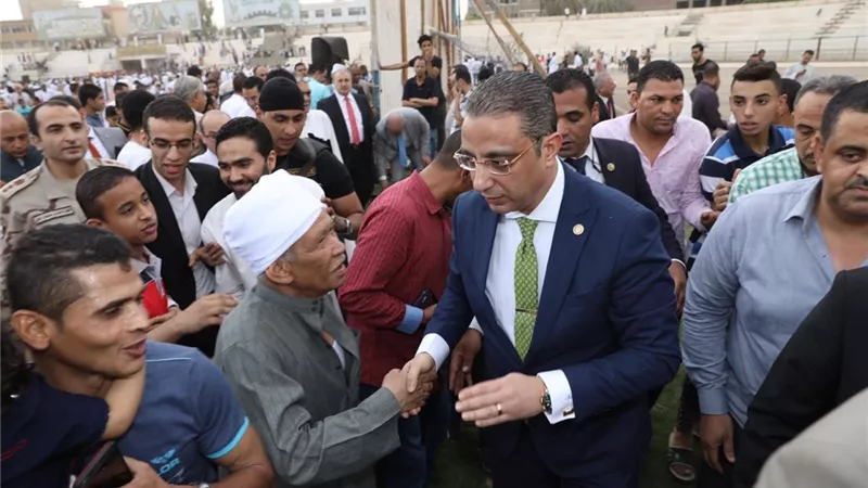 محافظ سوهاج يؤدي صلاة عيد الفطر بحضور أكثر من ٢٠ ألف مصلي من المواطنين