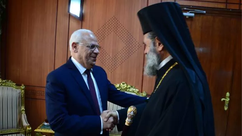 محافظ بورسعيد يستقبل شركاء الوطن الواحد المهنئين بالعيد