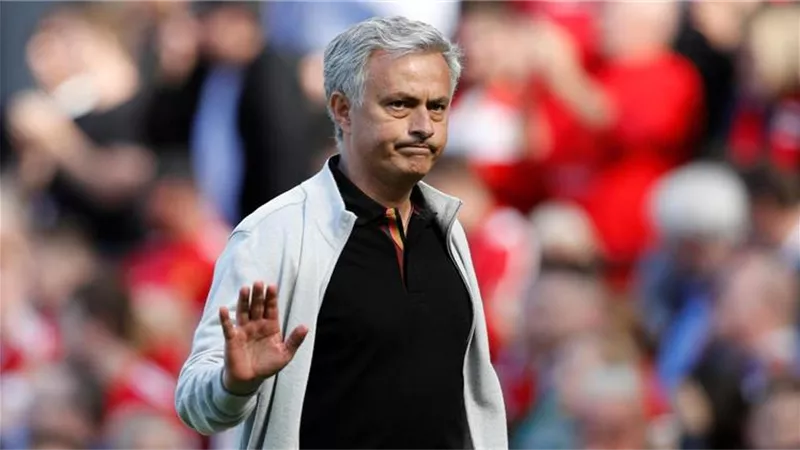 مورينيو: ليس لدى حلول لإيقاف محمد صلاح .. فماذا يفعل مدرب جنوب أفريقيا