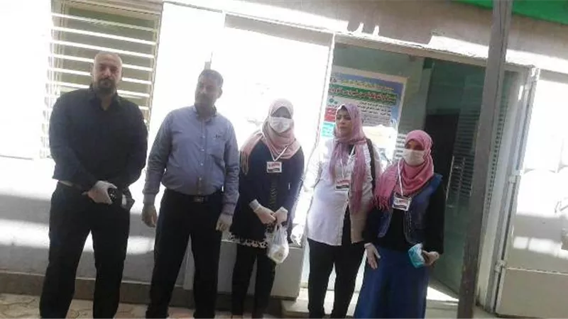 مبادرة مجتمعية بنقادة لمساعدة كبار السن أثناء صرف المعاشات صور