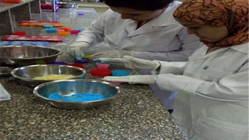 مبادرة بين طلاب الجامعات لتوفير منتجات التطهير والتعقيم لمواجهة كورونا