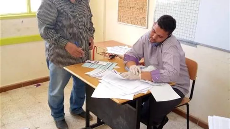 مدير تعليم أسوان:سلمنا شرائح التابلت و جاهزون للأمتحانات التجريبية بغرفة عمليات.صور