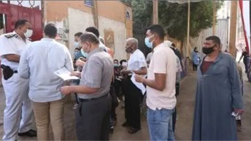 شباب حلايب وشلاتين يضربون مثالا في الوطنية بالحضور الكثيف للمقار الانتخابية .. صور