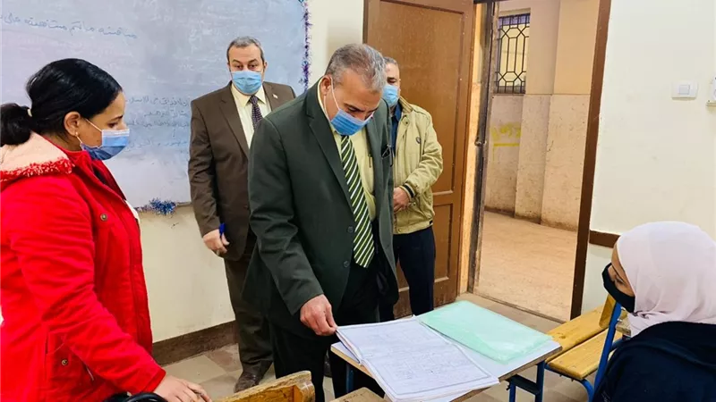 تعليم القليوبية..جولات لمديري الادارات لمتابعة الدراسة وتطبيق الاجراءات الاحترازية بالمدارس