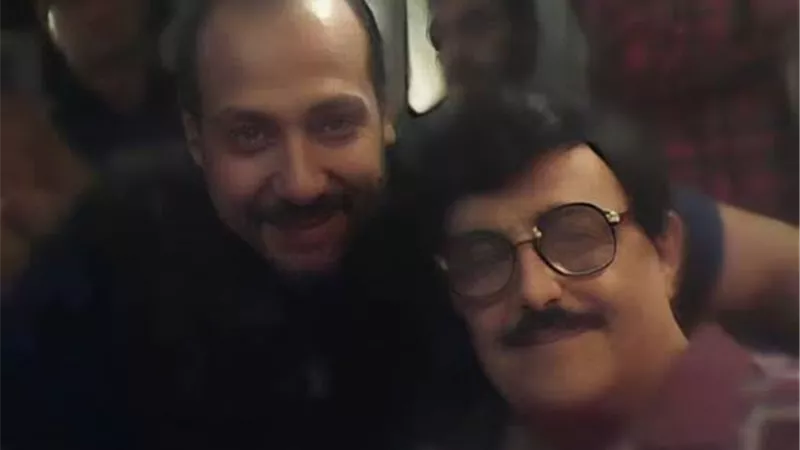 محمد ثروت يوجه رسالة حب لسمير غانم
