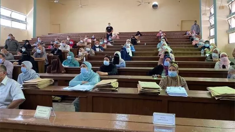 الفولي يجتمع برؤساء لجان الشهادة الإعدادية لوضع الضوابط التنظيمية والإجراءات الاحترازية