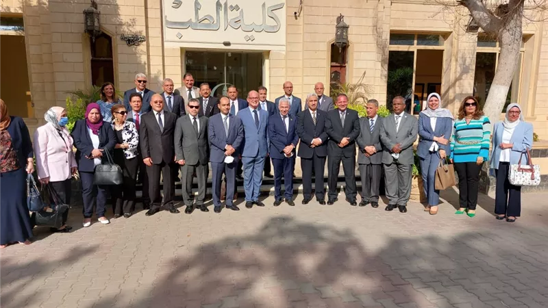 رئيس جامعة الفيوم .. شارك في اجتماع المجلس الأعلى لشئون الدراسات العليا والبحوث