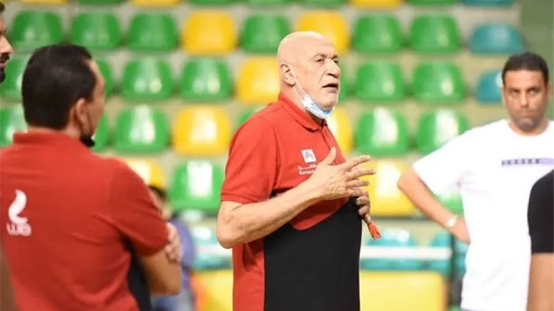 أحمد مرعى يعتذرعن عدم استكمال مهمته مع منتخب مصر