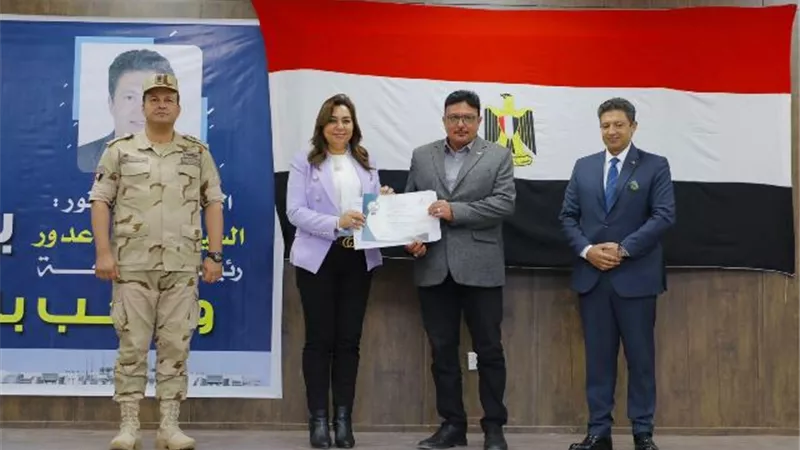 جامعة دمياط تحتفل بإنتصارات أكتوبر المجيدة وتكرم أسر الشهداء
