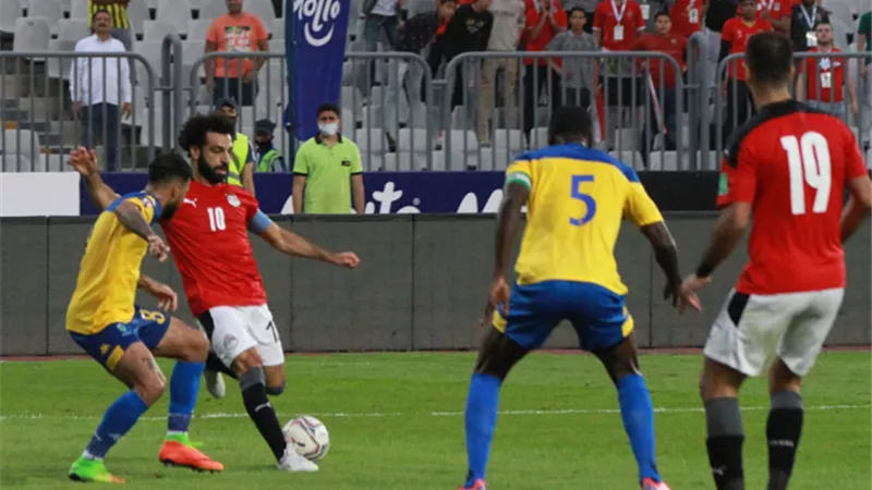 لاعبو الجابون يطلبون قميص محمد صلاح
