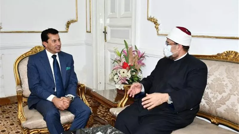 وزير الأوقاف : تكثيف التواصل مع الشباب أهم أولوياتنا في 2022