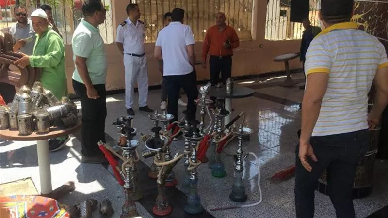 جهاز الشروق ينفذ 4 قرارات غلق ويحرر 12 محضرا بالتعاون مع شرطة التعمير.. بالصور