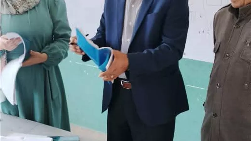 مدير تعليم الخانكة يطالب بتفعيل برامج معالجة الضعاف في المدارس