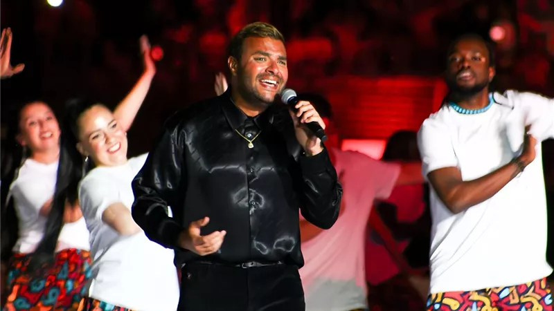 رامي صبرى يخطف الأنظار عالمياً من أرض مصر فى إفتتاح كأس أمم إفريقيا