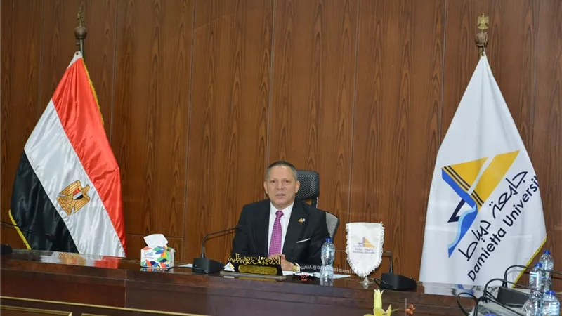 منح ٢٨ باحثا درجة الماجستير و ١٣ درجة الدكتوراة بجامعة دمياط