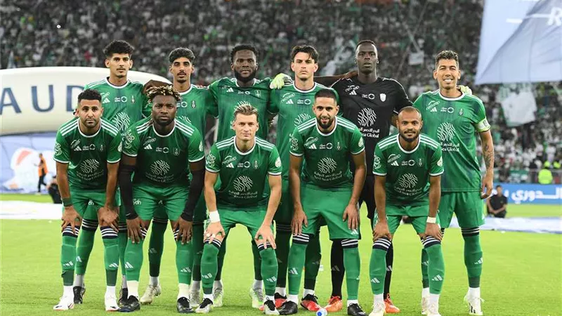 الأهلى يكشف عن شعاره الجديد