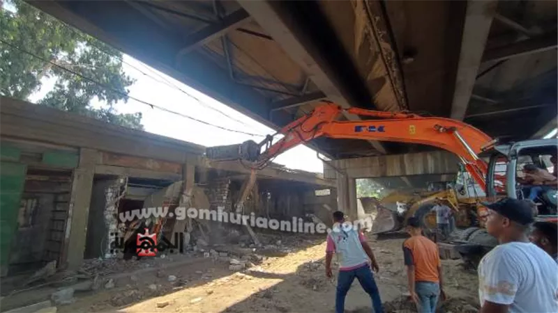 حملة إزالة مكبره للإشغالات أسفل كوبرى أبيس شرق الإسكندرية