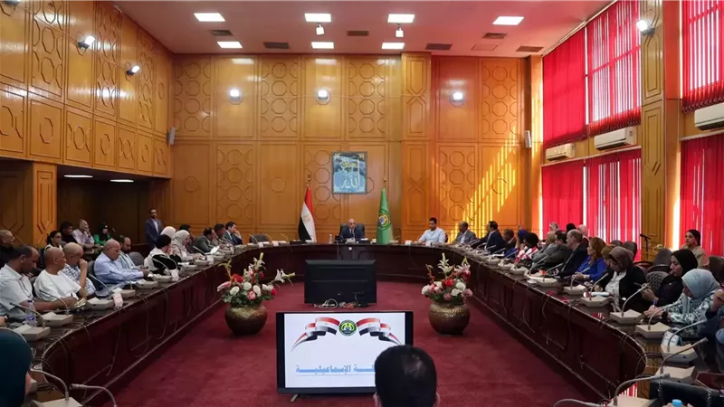 محافظ الإسماعيلية يستعرض خطة التطوير والإستثمار خلال مؤتمر صحفي