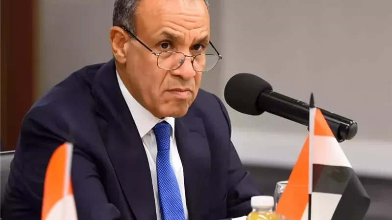 وزير الخارجية يشدد علي ضرورة إنهاء الحرب في غزة
