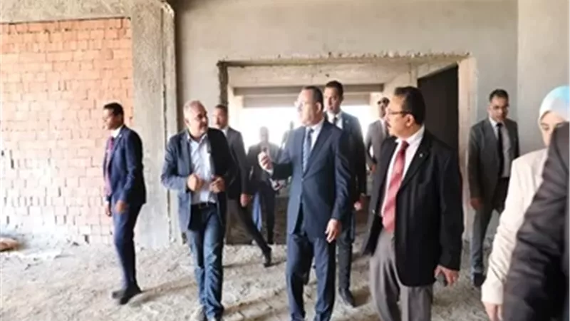 وزير التعليم العالي يتفقد فرع جامعة الإسكندرية بمدينة برج العرب