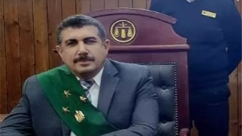 سيجارة تفضحه.. و53 قطعة تحبسه