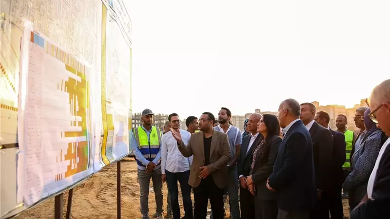 وزيرة الإسكان تتفقد مشروع سكن العاملين بالعاصمة الجديدة بمدينة بدر