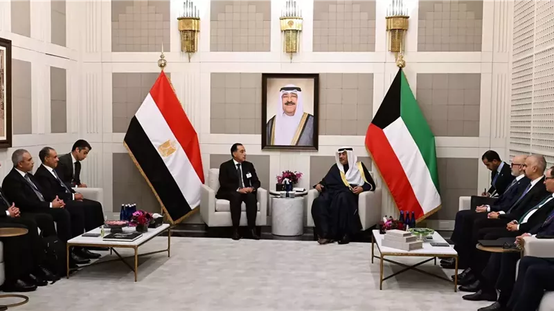 ولي عهد الكويت يشيد بالطفرة التنموية لمصر في عهد الرئيس السيسي