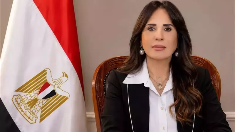 وزيرة الإسكان تتابع مشروعات المدن الجديدة بالصعيد