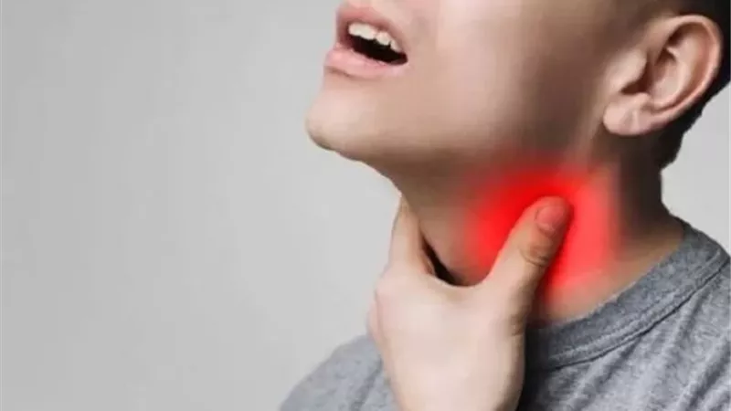 التهاب الحلق الموسمي .. علاجات منزلية لتخفيف الأعراض