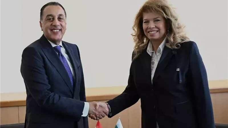رئيسة بلغاريا تشيد بجهود مصر في تهدئة الأوضاع بالشرق الأوسط