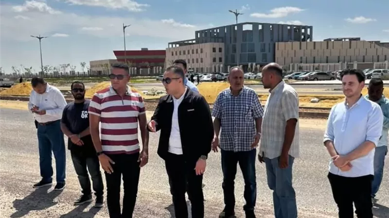 رئيس جهاز العلمين يوجه بسرعة استكمال أعمال اللاند سكيب ورفع كفاءة الطرق