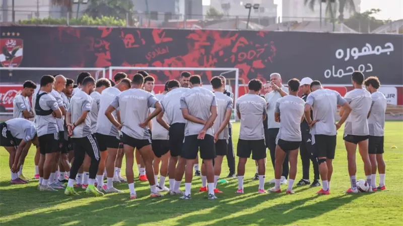 مران الأهلي| الاحتفال بعيد ميلاد أشرف بن شرقي والمدرب المساعد