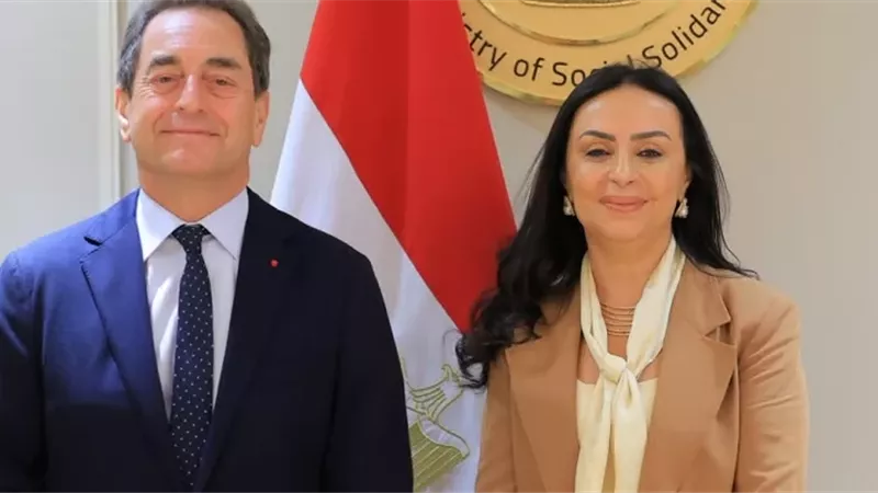 وزيرة التضامن والسفير الفرنسي بالقاهرة يبحثان تعزيز التعاون
