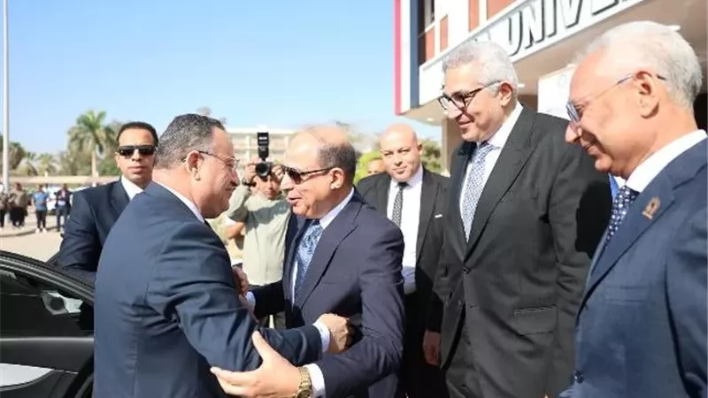 وزير التعليم العالي فى جامعة المنيا لتفقد المشروعات والمنشآت
