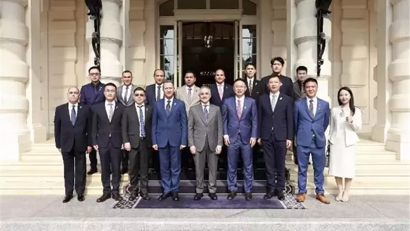 وزير العدل يتفقد التقنيات الذكية المُزمَع تطبيقها بمدينة العدالة