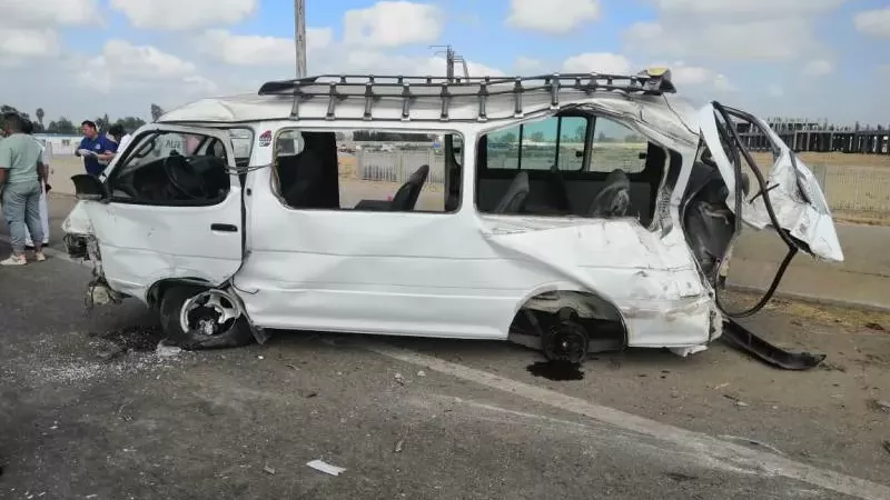 4 وفيات و9 مصابين بحادث انقلاب ميكروباص بالطريق الأوسطي فى 15 مايو
