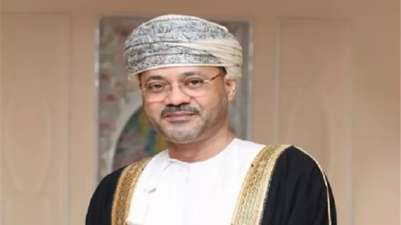وزير الخارجية العماني: نتمسك بالحوار لتجاوز أزمات المنطقة