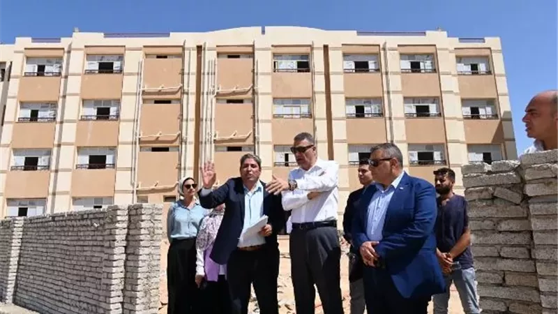محافظ جنوب سيناء يتفقد المدرسة الدولية بشرم الشيخ