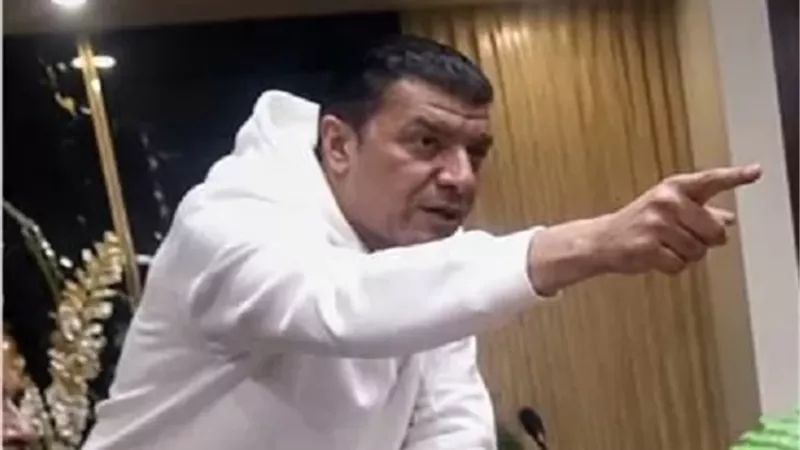 مصطفى كامل يتكفل بعلاج طالبة بالمعهد العالي للموسيقى بعد تعرضها ل
