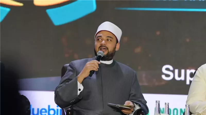 د. أحمد نبوي يستعرض مرتكزات تأهيل الإمام لتحقيق السلام العالمي