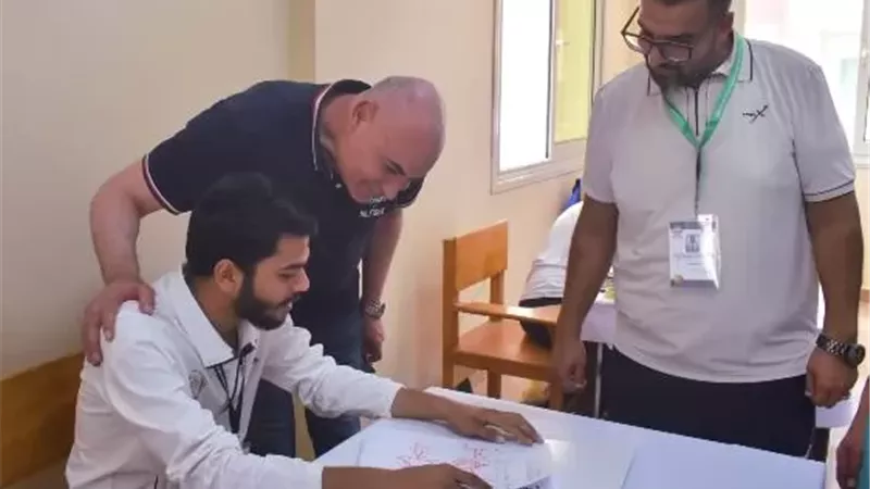 رئيس جامعةالسادات يشهد فعاليات الأنشطة للطلاب ويحفّزهم على التميز