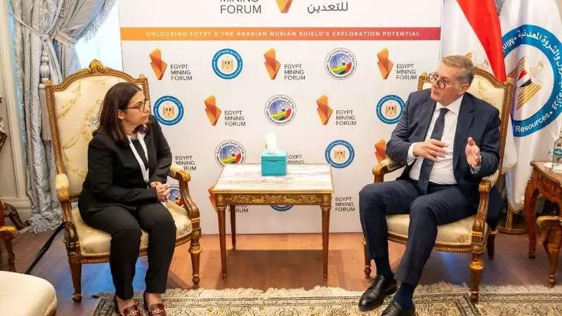 وزير البترول يبحث مع مديرة البنك الدولي للمعادن تعزيز التعاون