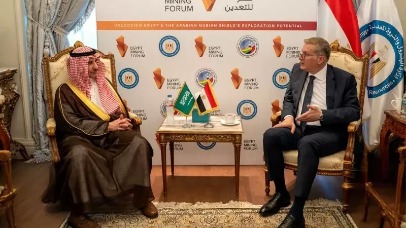 وزير البترول يبحث مع نائب وزير الصناعة السعودي تعزيز التعاون
