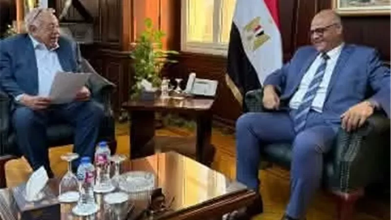 رئيس الاتحاد المصري لكمال الاجسام ومحافظ الاسكندرية يضعان اللمسات الأخيرة للبطولة الأفريقية