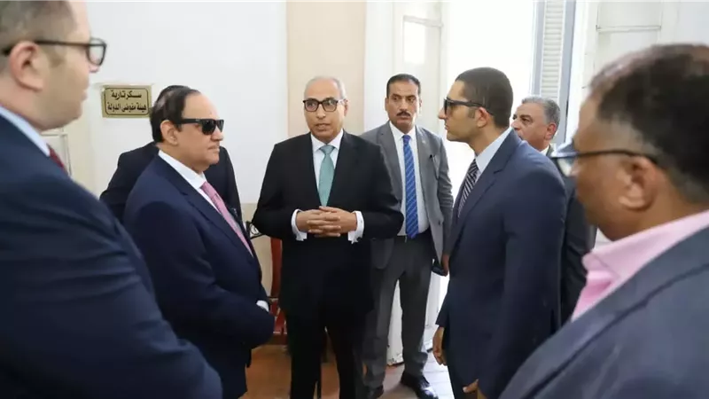 رئيس مجلس الدولة يبحث مع محافظ بورسعيد أوجه التعاون والتنسيق مع المحافظة