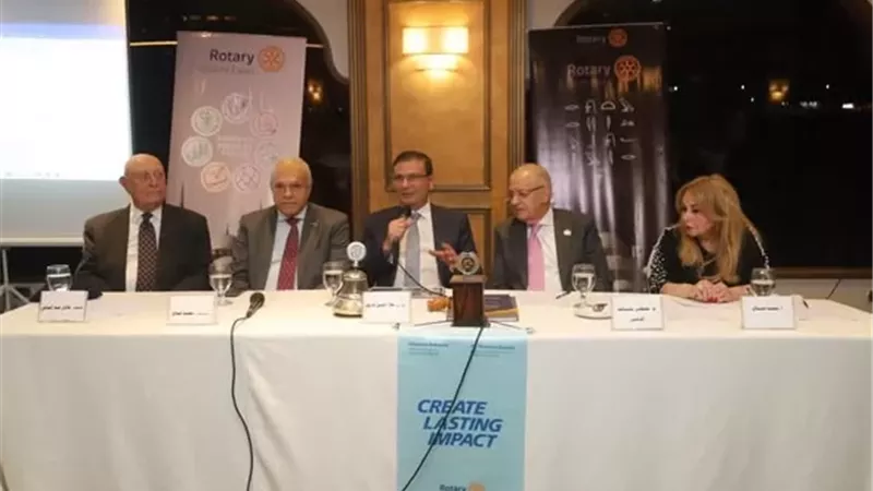 وزير الزراعة يستعرض خطط تعزيز الأمن الغذائي والتحول الأخضر