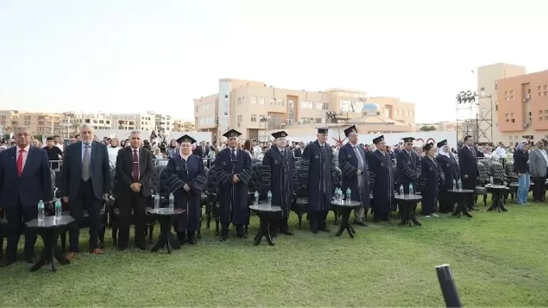 الجامعة المصرية الروسية تحتفل بتخريج أحدث دفعاتها في احتفالية مهيبة