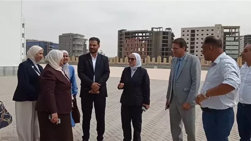 مدير تعليم القاهرة تتابع المدرسة الرسمية بالعاصمة الإدارية